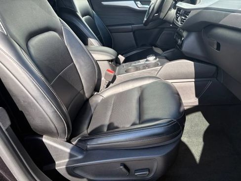 Used 2024 Ford Escape Platinum AWD/4WD image 18