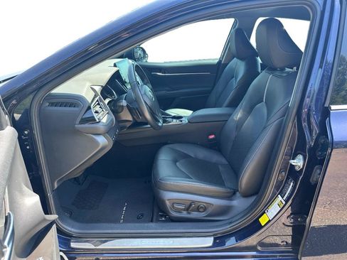 Used 2022 Toyota Camry XSE FWD image 8
