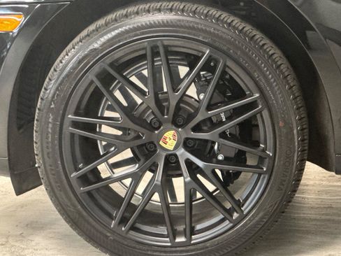 Used 2024 Porsche Macan GTS image 25