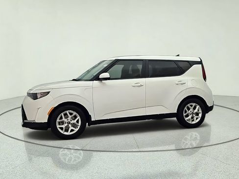 Used 2023 Kia Soul S FWD image 3