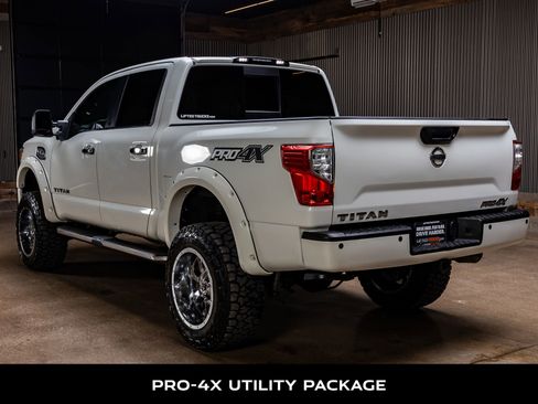 Used 2017 Nissan Titan PRO-4X image 6