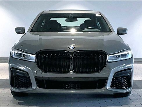 Used 2022 BMW 750i xDrive w/ M Sport Package image 13