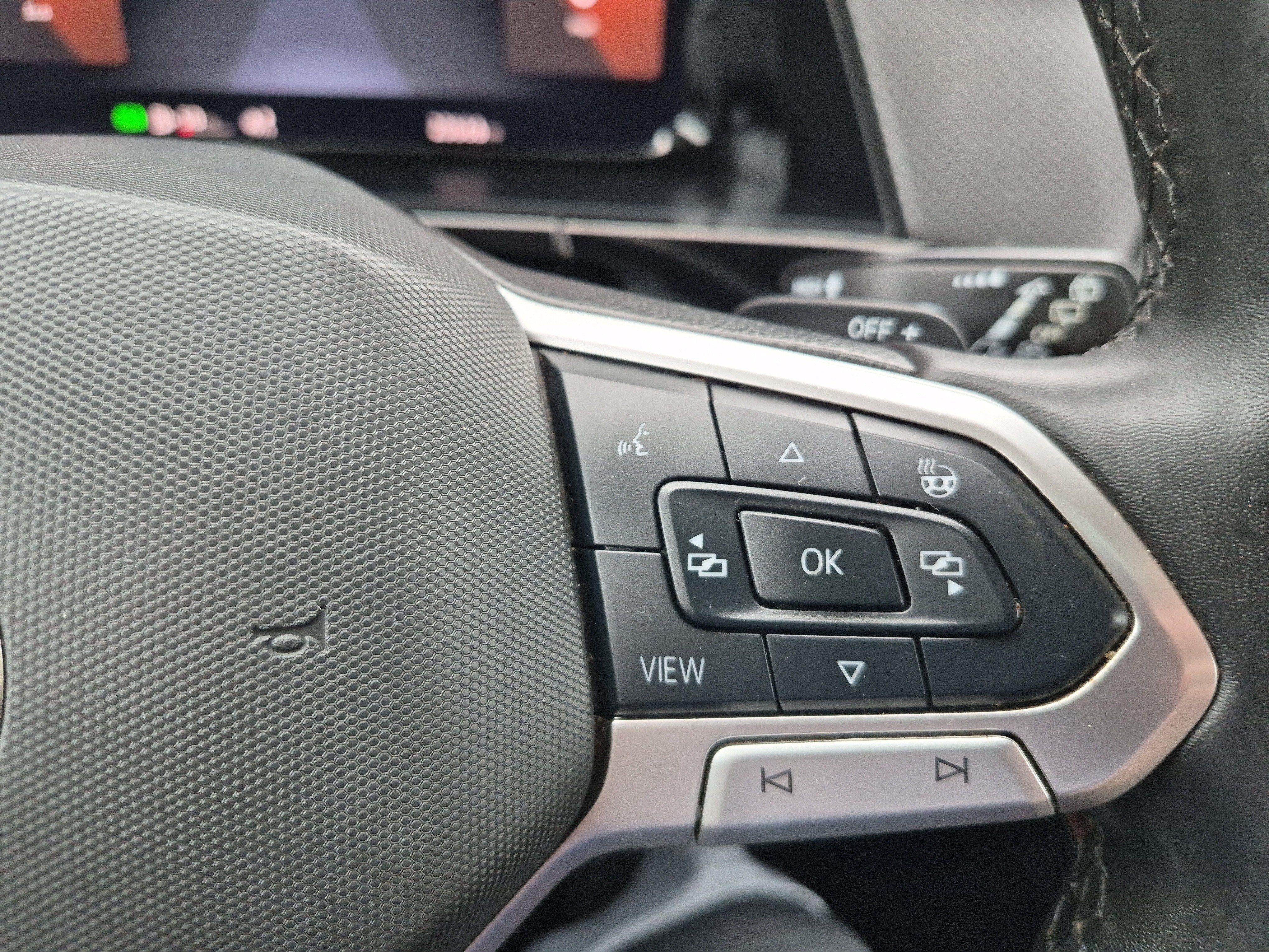 Used 2024 Volkswagen Atlas Peak Edition SE AWD/4WD image 19