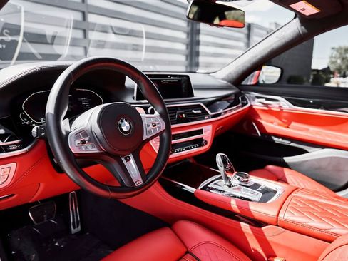 Used 2022 BMW M760i xDrive w/ Luxury Rear Seating Package AWD/4WD image 2