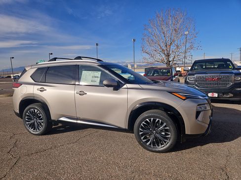 New 2026 Nissan Rogue Platinum w/ Platinum Premium Package AWD/4WD image 2