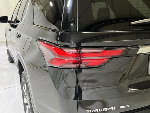 Used 2023 Chevrolet Traverse LT w/ LT Premium Package AWD/4WD image 10