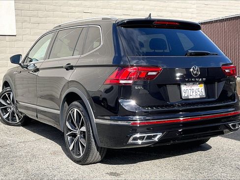Certified 2022 Volkswagen Tiguan SEL R-Line image 10