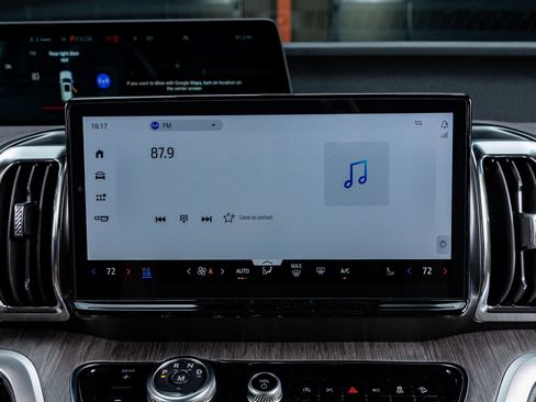 Used 2025 Ford Expedition Platinum w/ Platinum Ultimate Package image 25