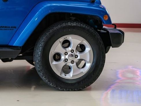 Used 2015 Jeep Wrangler Unlimited Sahara w/ Connectivity Group image 49