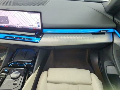 Used 2025 BMW i5 xDrive40 w/ M Sport Package image 39