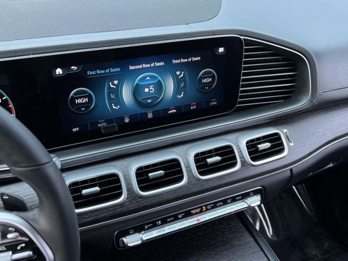 Used 2022 Mercedes-Benz GLS 450 4MATIC image 19