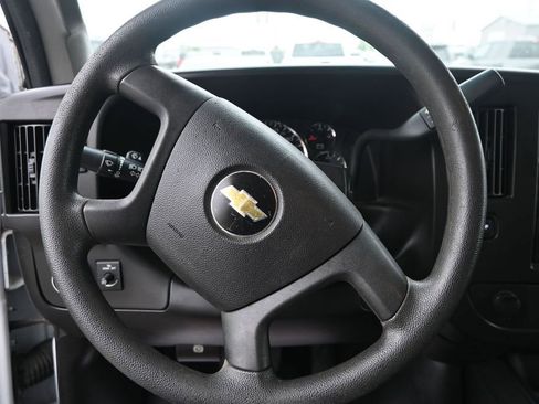 Used 2017 Chevrolet Express 3500 RWD image 11