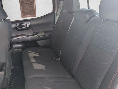 Used 2019 Toyota Tacoma TRD Off-Road AWD/4WD image 15