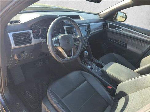 Used 2021 Volkswagen Atlas Cross Sport SE w/ V6 Towing Package image 9