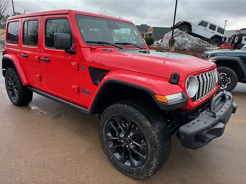 Used 2025 Jeep Wrangler Backcountry image 5
