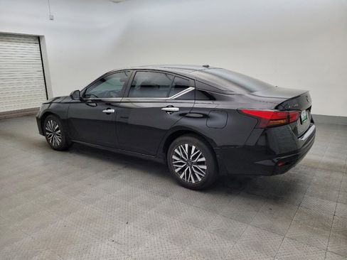 Used 2023 Nissan Altima 2.5 SV AWD/4WD image 3