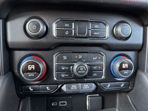 Used 2022 Chevrolet Tahoe RST w/ Luxury Package image 50