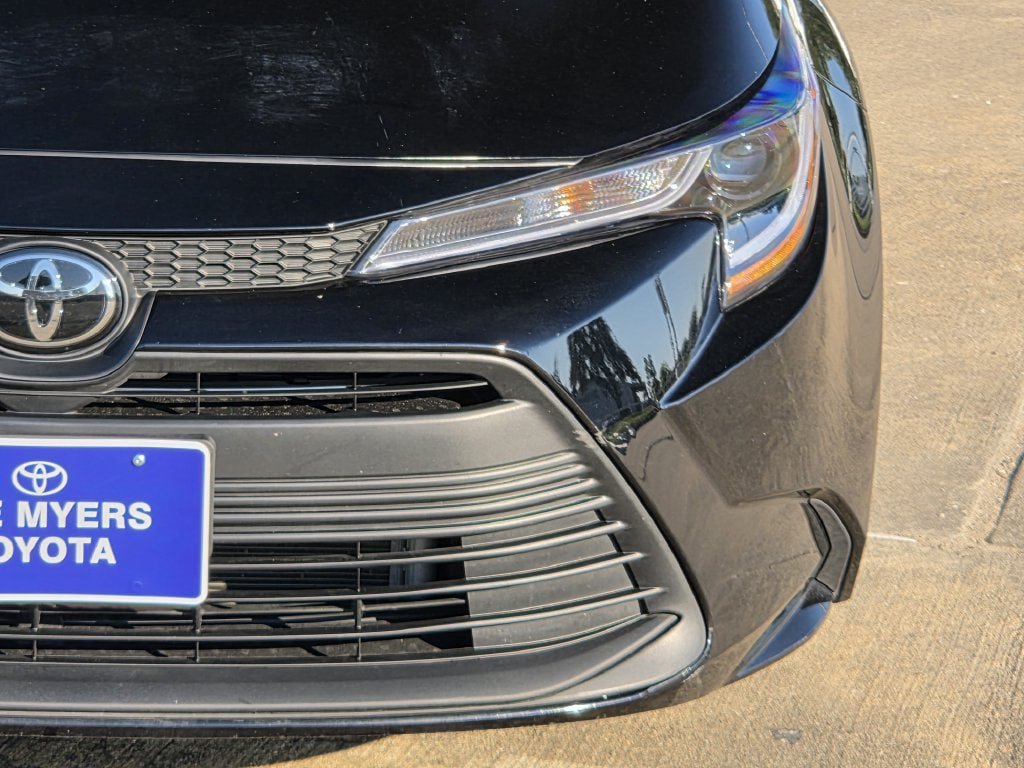 Used 2026 Toyota Corolla LE FWD image 4
