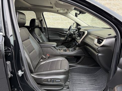 Used 2023 GMC Acadia Denali w/ Denali Technology Package AWD/4WD image 17
