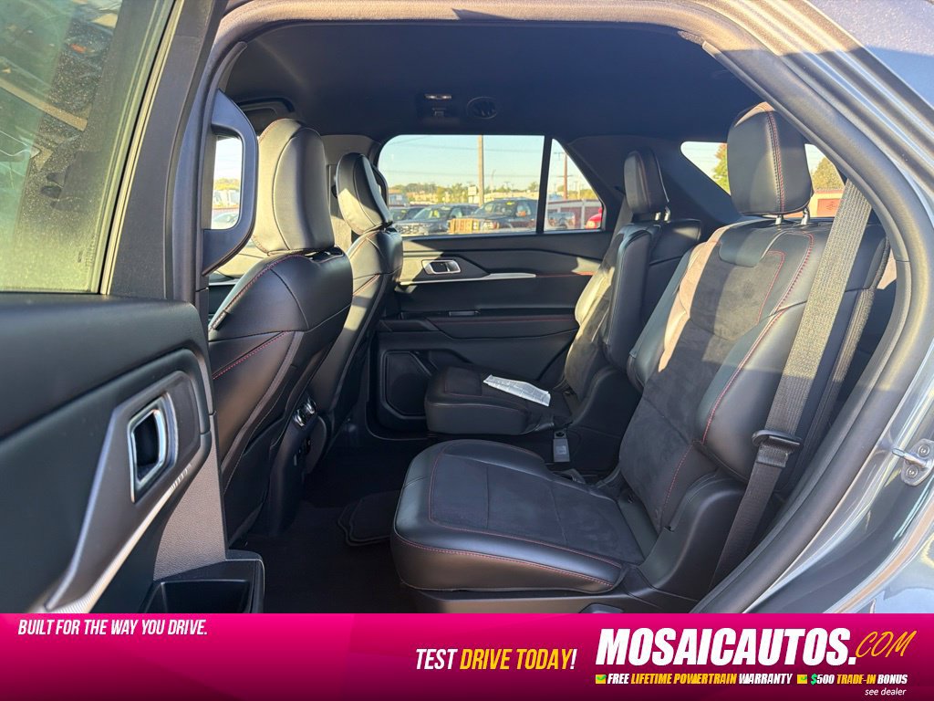 Used 2025 Ford Explorer ST AWD/4WD image 6