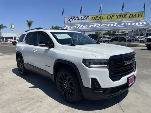 Used 2023 GMC Acadia SLE w/ Driver Convenience Package FWD image 2