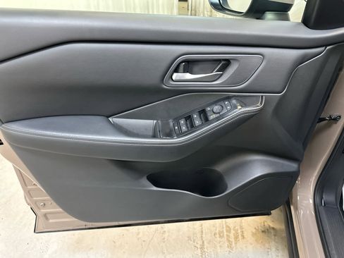 Certified 2024 Nissan Rogue SV image 26