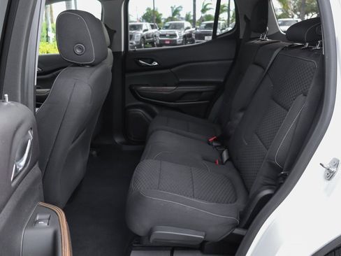 Used 2019 GMC Acadia SLE image 36