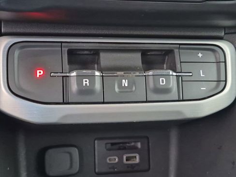 Used 2023 GMC Acadia SLT AWD/4WD image 19