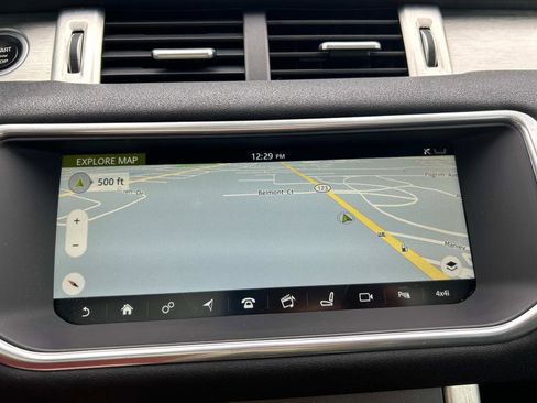 Used 2017 Land Rover Range Rover Evoque SE Premium image 31