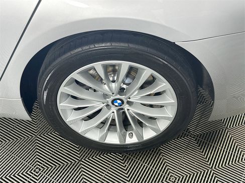 Used 2021 BMW 530i w/ Convenience Package image 33