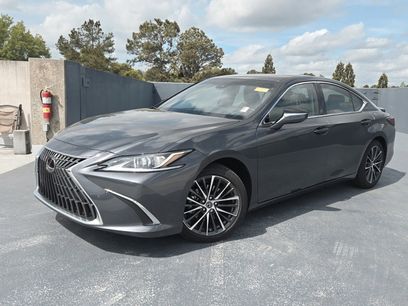 Certified 2025 Lexus ES 300h w/ Premium Package