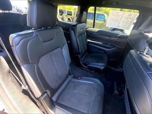 Certified 2025 Jeep Grand Cherokee L Altitude AWD/4WD image 19