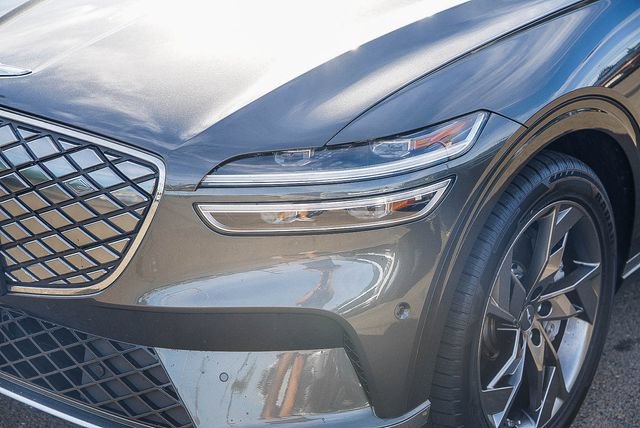 Used 2023 Genesis Electrified GV70 AWD/4WD image 10
