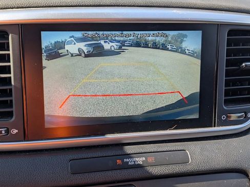 Used 2022 Kia Sportage LX image 23