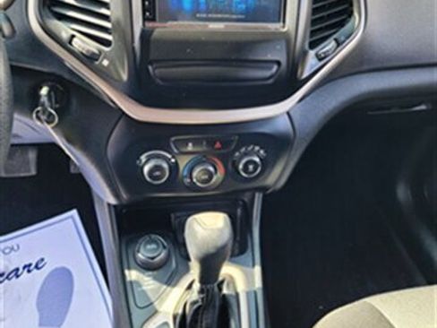 Used 2018 Jeep Cherokee Latitude image 36