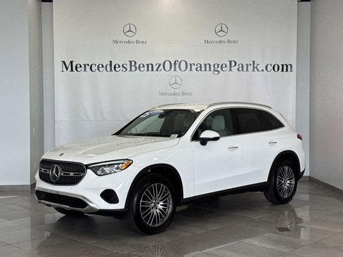 Certified 2025 Mercedes-Benz GLC 300 image 1