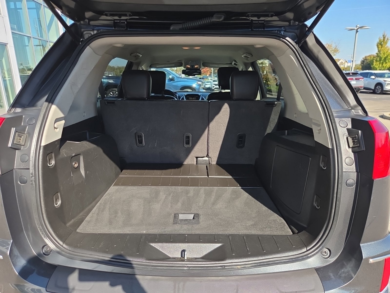 Used 2017 GMC Terrain SLT w/ Memory Package FWD image 9
