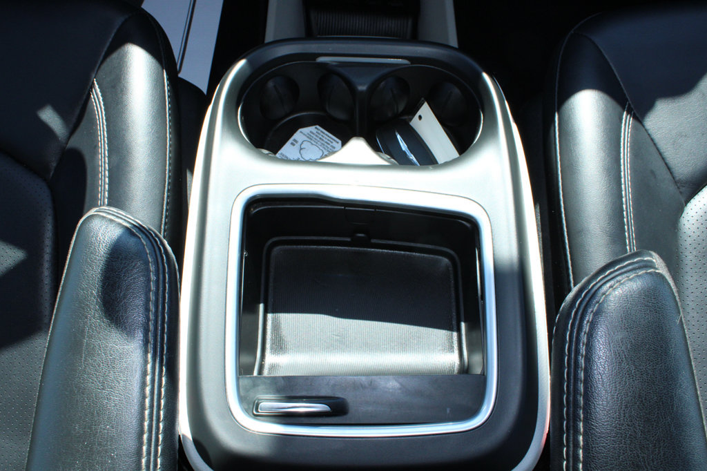 Used 2024 Chrysler Pacifica Touring-L FWD image 23