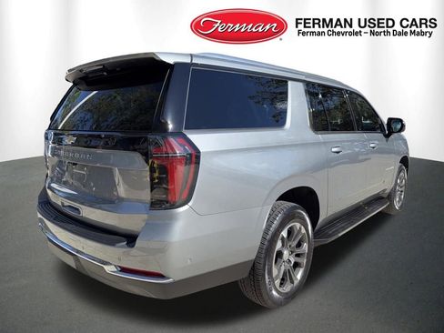 Used 2025 Chevrolet Suburban LS image 11