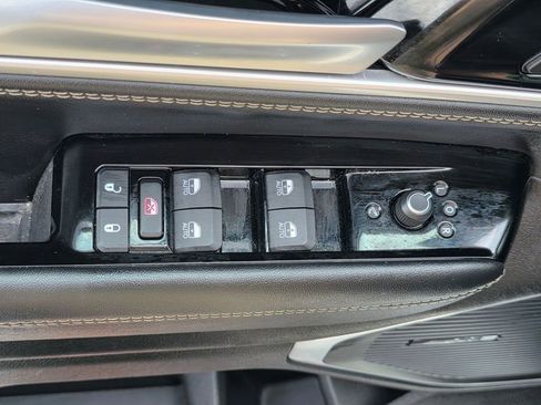 Used 2025 Jeep Wagoneer Series II w/ Convenience Group I AWD/4WD image 13