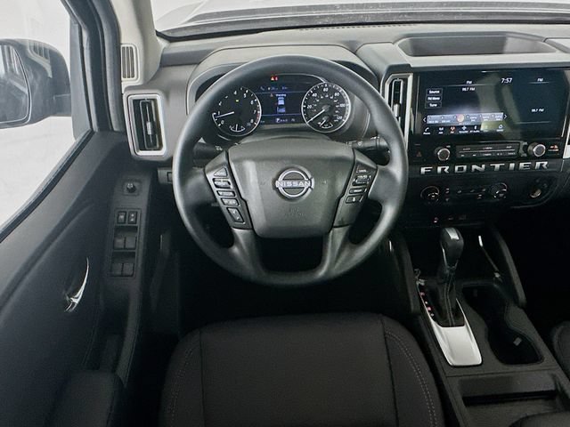 Certified 2025 Nissan Frontier SV RWD image 21