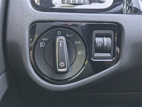 Used 2021 Volkswagen GTI SE image 27