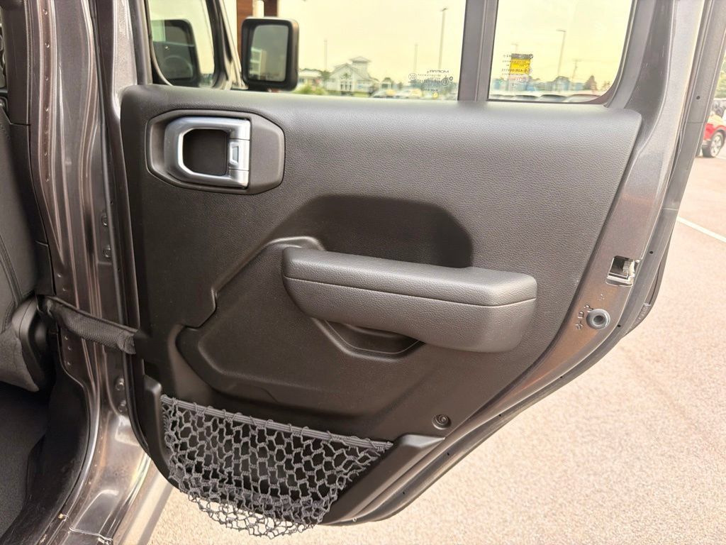 Used 2023 Jeep Wrangler Unlimited Sport AWD/4WD image 17