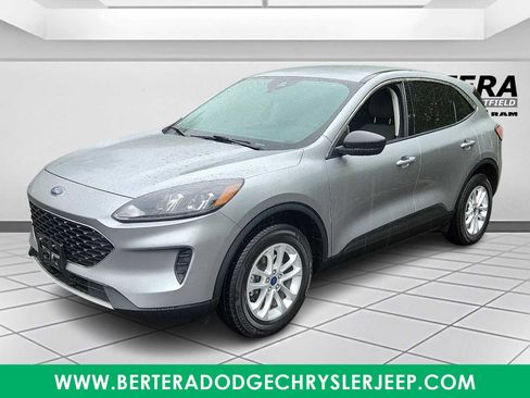 Used 2022 Ford Escape SE AWD/4WD image 3