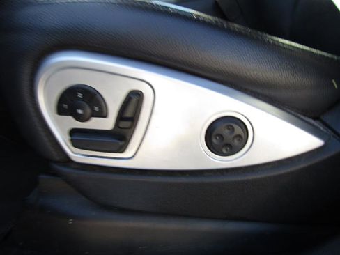 Used 2011 Mercedes-Benz ML 350 ML350 4MATIC image 17