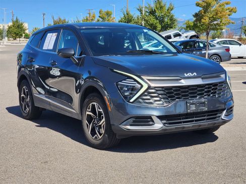 Used 2024 Kia Sportage LX image 3