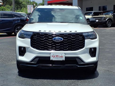 Certified 2025 Ford Explorer ST-Line AWD/4WD image 2
