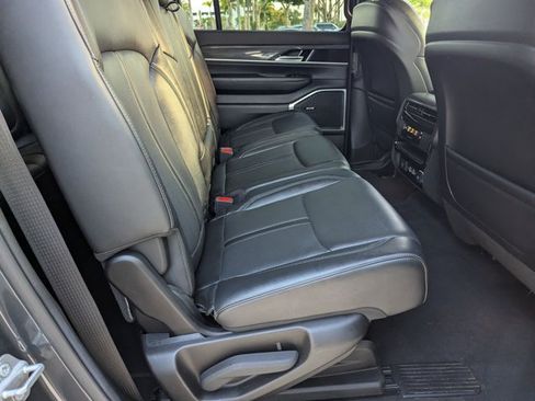 Used 2022 Jeep Wagoneer Series II RWD image 20