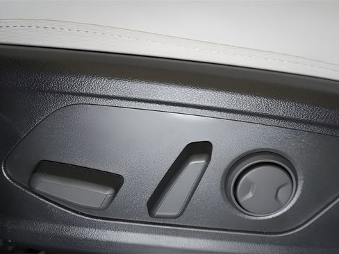 New 2025 Hyundai Tucson Limited image 9