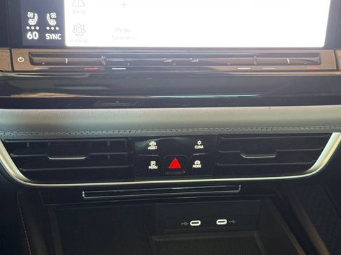 Used 2024 Volkswagen Atlas Peak Edition SEL AWD/4WD image 28